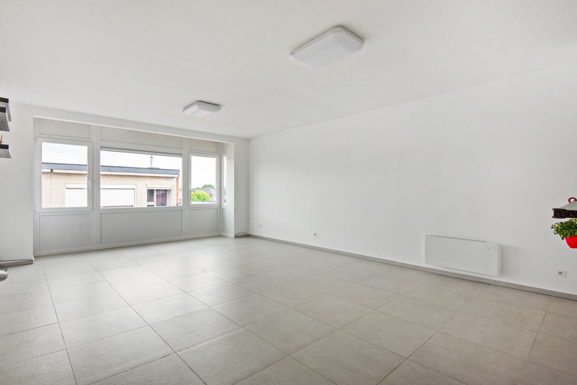 Smaakvol gerenoveerd appartement met terras en optionele garage - foto 3