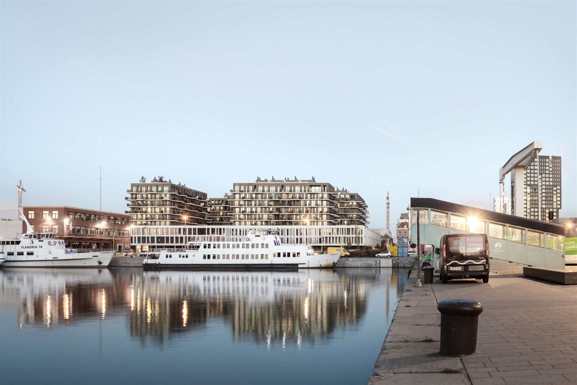 Verhuurde service flat in beheerd complex op het Eilandje - foto 5