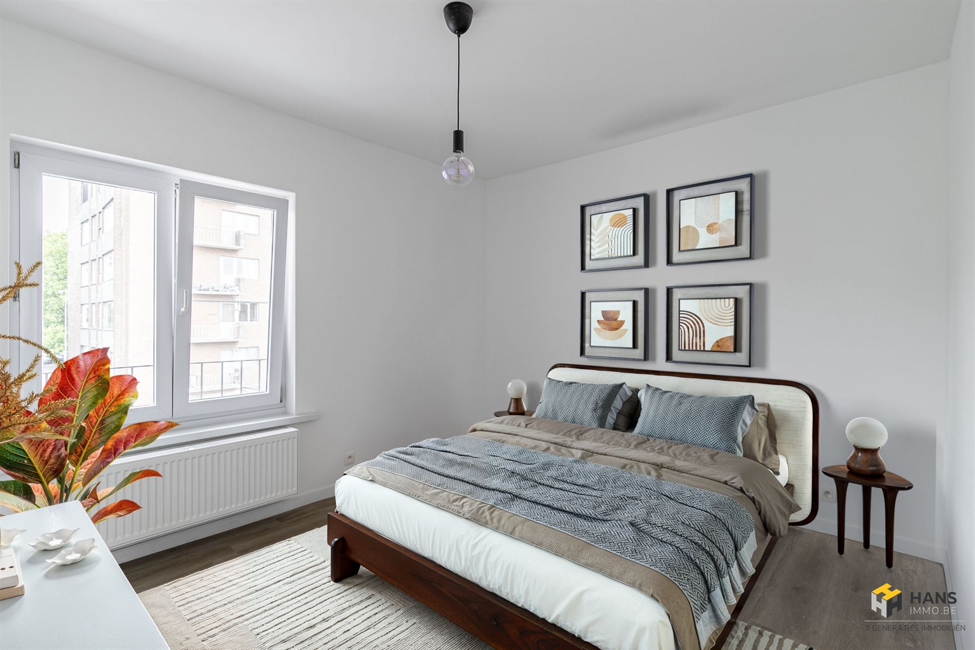 Gerenoveerd appartement (73 m²) met 2 slaapkamers, garagebox en terras (4 m²) in Merksem. - foto 3