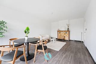 Dit appartement is gelegen in een rustige woonwijk van Wondelgem, op wandel- en fietsafstand van winkels, scholen, openbaar vervoer en een...