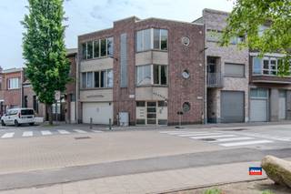 HOBOKEN | RUIM APPARTEMENT MET ÉÉN SLAAPKAMER, TERRAS EN GARAGE | EPC B |Indeling als volgt: inkomhal/gang - leefruimte - ruime geïnstalleerde keuken...