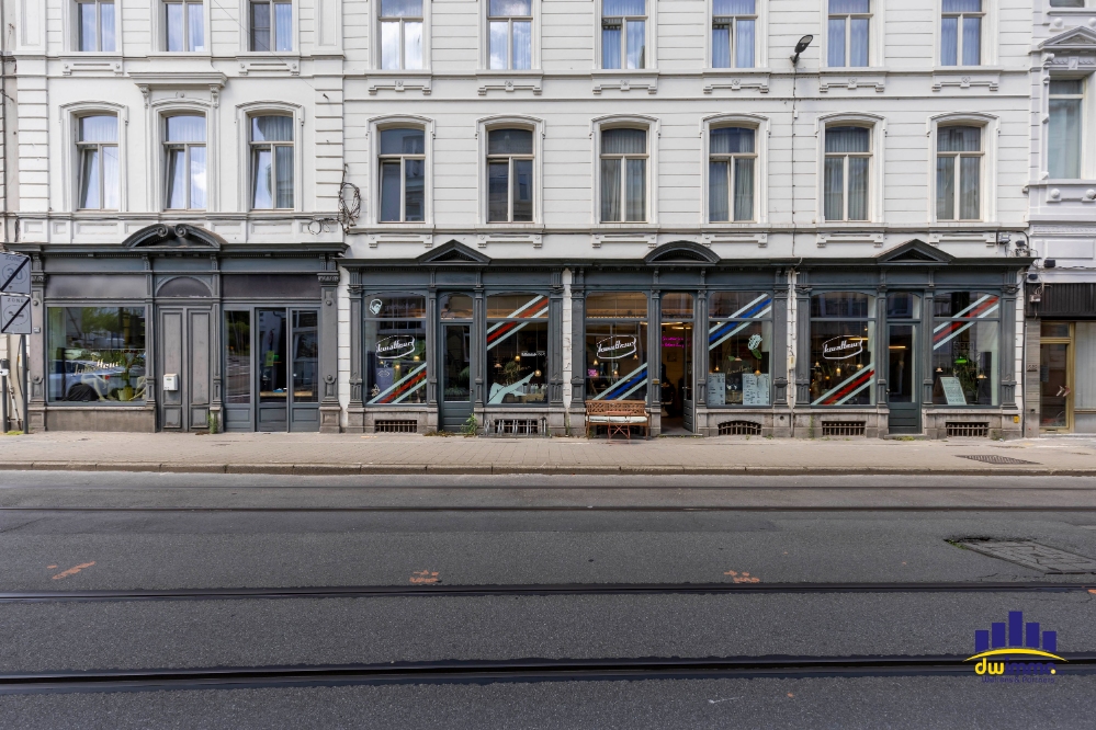 Commerciële kapperszaak met topligging ter overname in Gent - photo 1