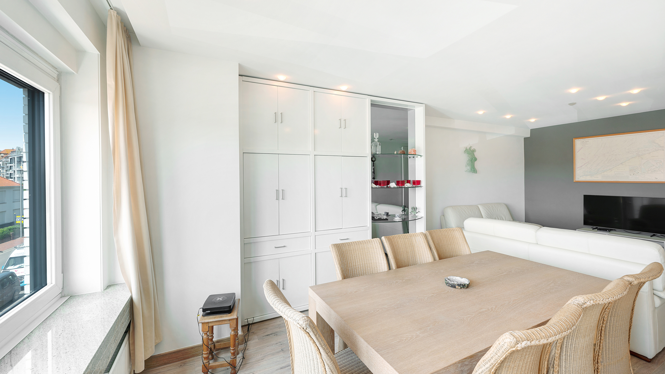 Ruim 3-slpk appartement met vrij uitzicht op de Koningslaan  - foto 4