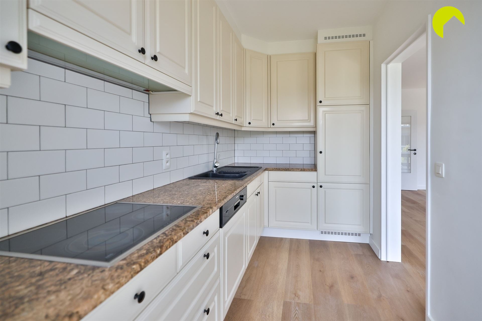 Gerenoveerd appartement met 2 slaapkamers te Edegem - foto 4