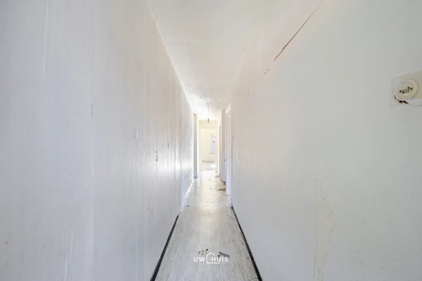 Enorme renovatiewoning met 4 slaapkamers en garage - foto 5
