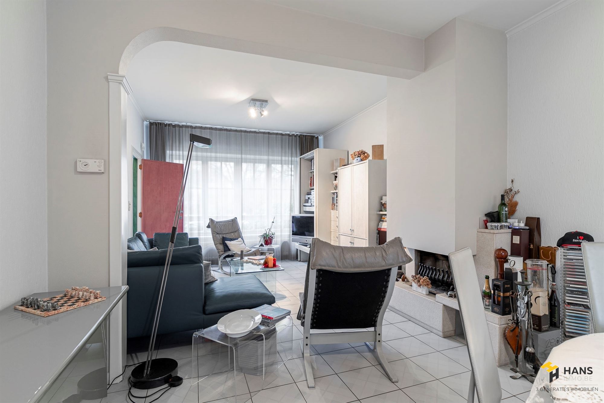 Ruime woning (222m²) met 4 slaapkamers, 2 badkamers en zuid-oost-georiënteerde tuin (50 m²) in Berchem. - foto 4