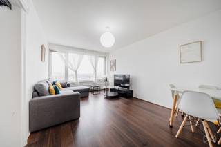Appartement 2 chambres à Laeken. Situé dans un quartier agréable, cet appartement lumineux se compose d’un hall d’entrée, d’un séjour avec salle...