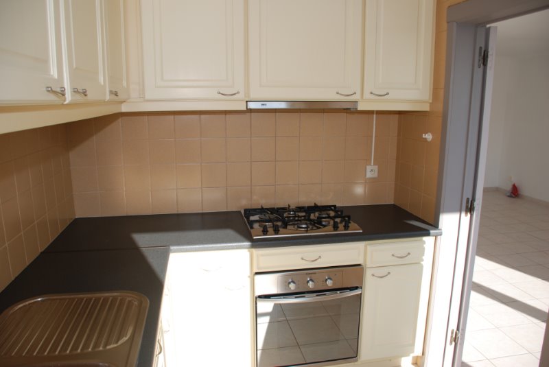 Rustig &amp; centraal gelegen instapklaar appartement op de 2eV met 2 slaapkamers en achterliggende garage. - foto 4