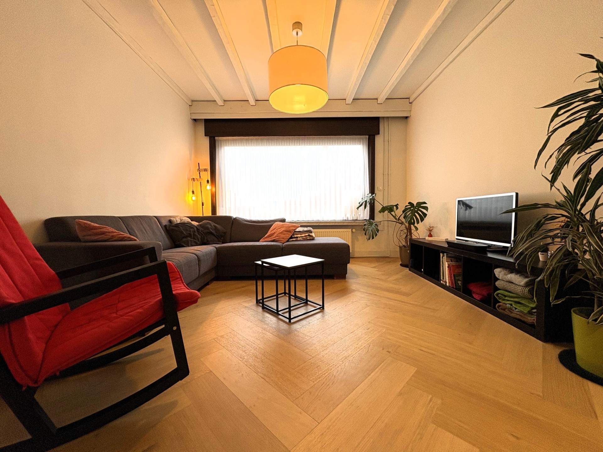 Gerenoveerde half open woning met garage - foto 3