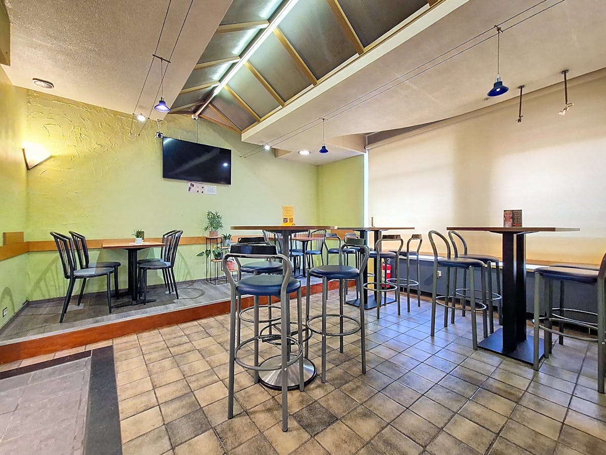 Ready to move in commercial property (approx. 149 m²) for rent near UZ Gent - photo 4