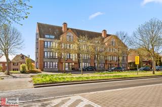Zoekt u een instapklaar en lichtrijk appartement in Diest? Dit appartement aan de Commissaris Neykenslaan werd tussen 2020 en 2024 mooi gerenoveerd...