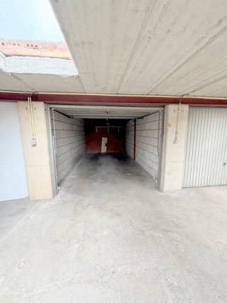 garagebox te koop residentie CONCORDE hoek Zamanstraat  /  Vermorgenstraat op verdiep garagebox 34 OF 45  per stuk 26 000 EURO Syndickosten ongEveer...