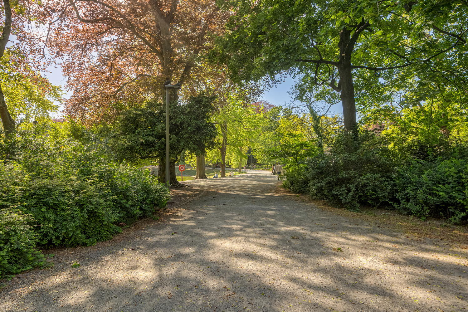Ruim en instapklaar 2-slaapkamer appartement op toplocatie aan het Stadspark met terras, EPC B! - photo 3