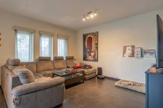 Gelijkvloers appartement met 2 slaapkamers en autostaanplaats te Turnhout.EPC: 159 kWh/m² | Beschikbaarheid: 01/02/2026 | Geen gemeenschappelijke...