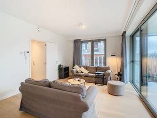 <p>This luxurious new-build apartment with 2 bedrooms is located in the Refugehof in Leuven city centre.</p><p>Situated on the third floor, you can enjoy views over the shared inner garden from the spacious terrace.</p><p>The apartment has been finished with high-quality materials. The open-plan kitchen is fully equipped. There are also two bedrooms, a separate toilet, a storage room and a bathroom (double washbasin in vanity unit and a walk-in shower).</p><p>As a tenant, you also have access to an underground parking space, which must be rented in addition. (€100/month)</p><p>The rental price is €1,495/month. The fixed monthly costs are €150. These include the shared costs as well as heating and hot water. The apartment is available from 01/10/2026. Domicile is required.</p><p>Are you looking for an apartment with abundant natural light and luxurious finishes in a quiet setting, yet close to the city centre? Then be sure to make an appointment for a viewing. Don't hesitate and book your visit today via www.living-stone.be!</p>