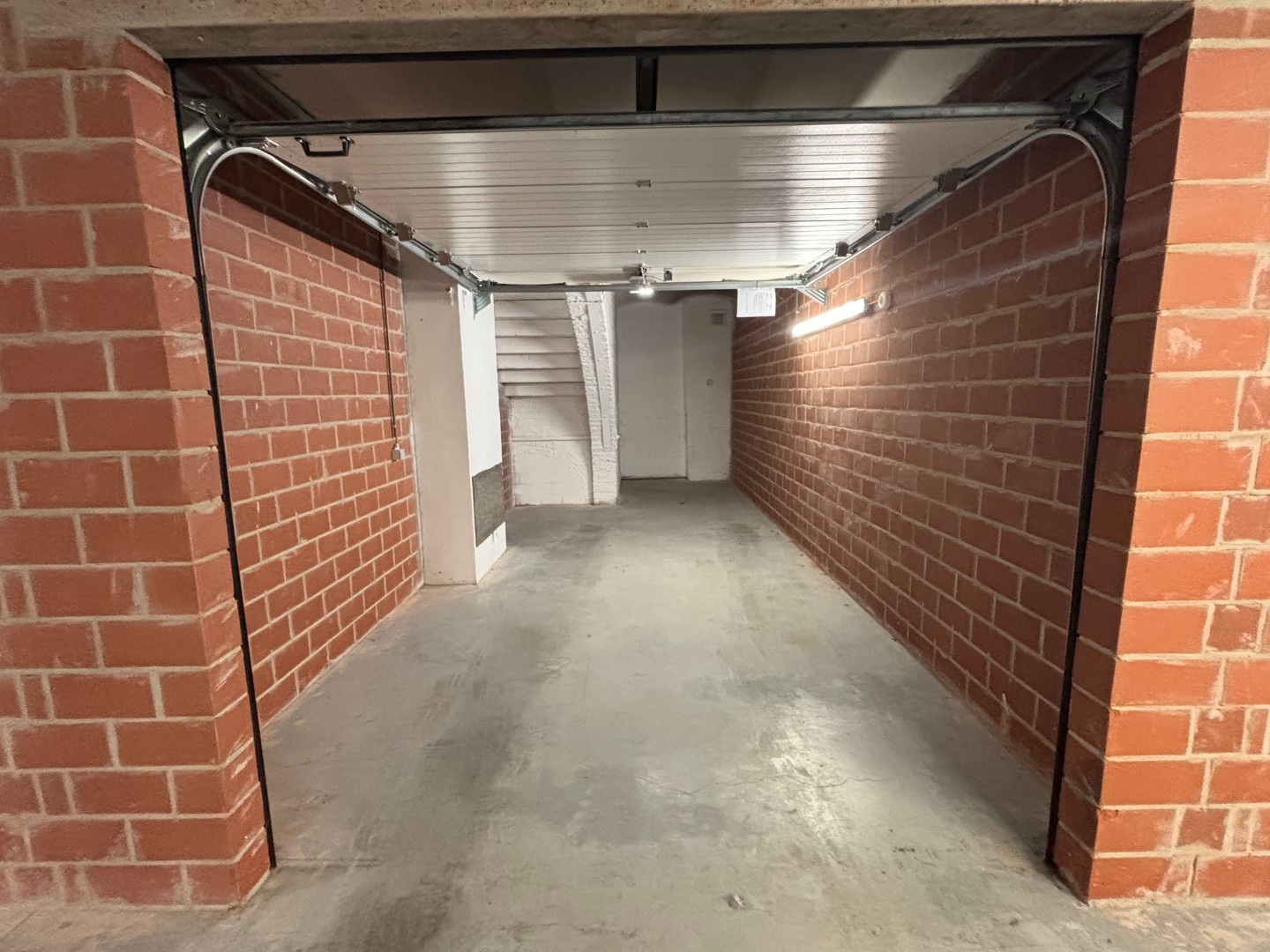 Garage for rent in Ostend - photo 3