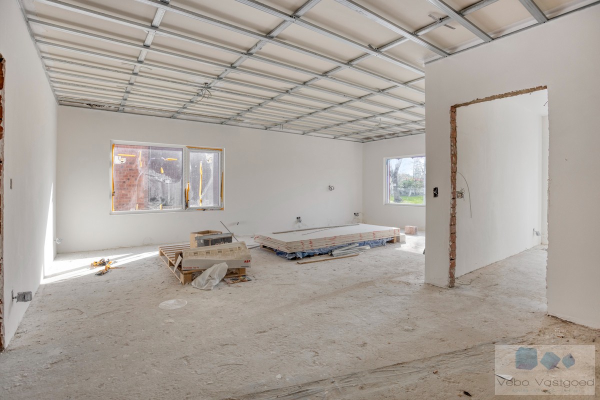 Grotendeels gerenoveerde woning in doodlopende straat! - foto 3