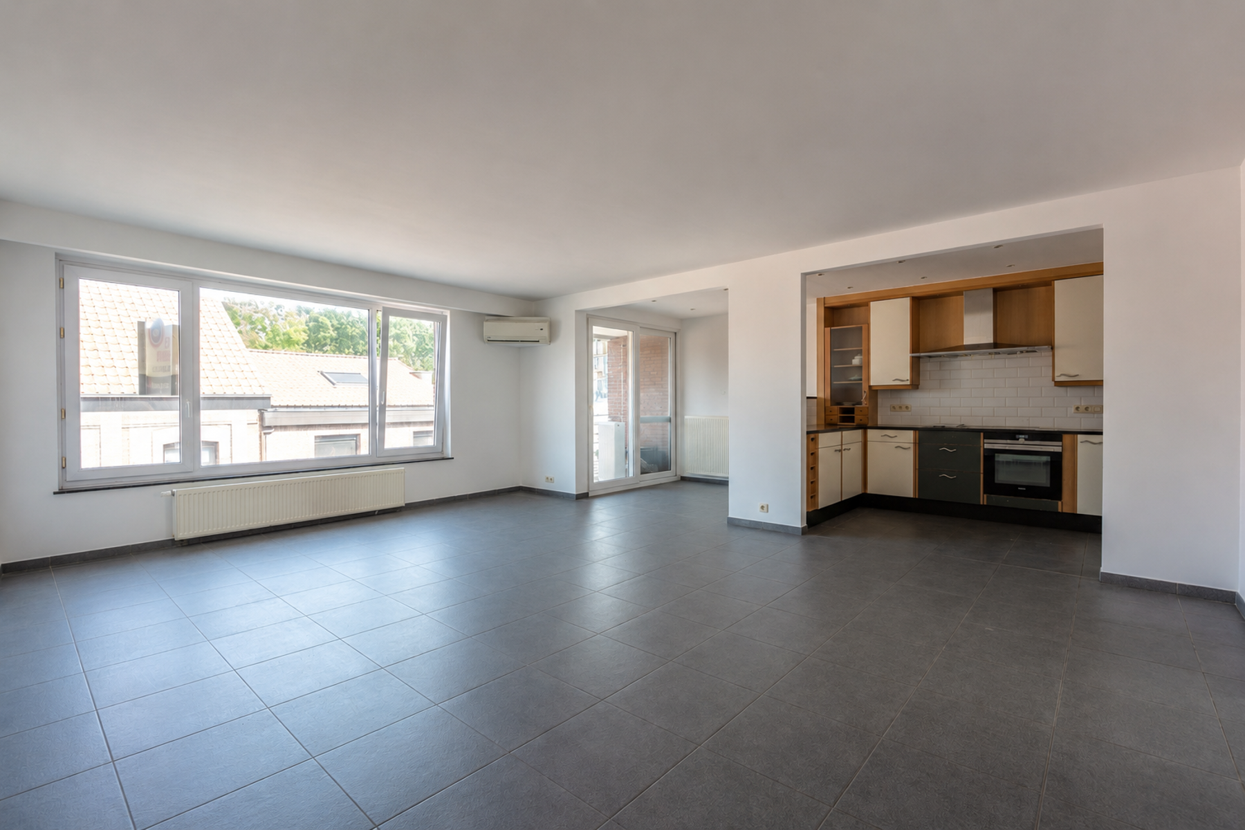 Ruim en lichtrijk appartement met 2 slaapkamers en terras in Kapellen - foto 4