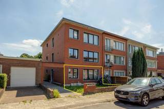  Wonen in alle rust op een toplocatie in Deurne-Zuid, pal tussen twee parken? Dit charmante appartement met twee slaapkamers vind je op...