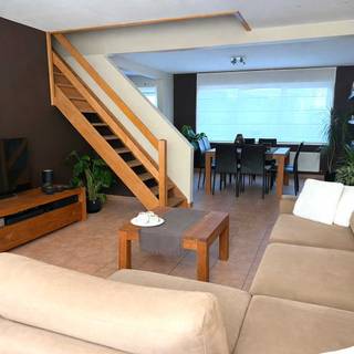 Ruim instapklaar appartement (122 m²) met 3 slpk en groot terras (28 m²) – rustig domein nabij centrum NielOp zoek naar de ruimte van een woning maar...