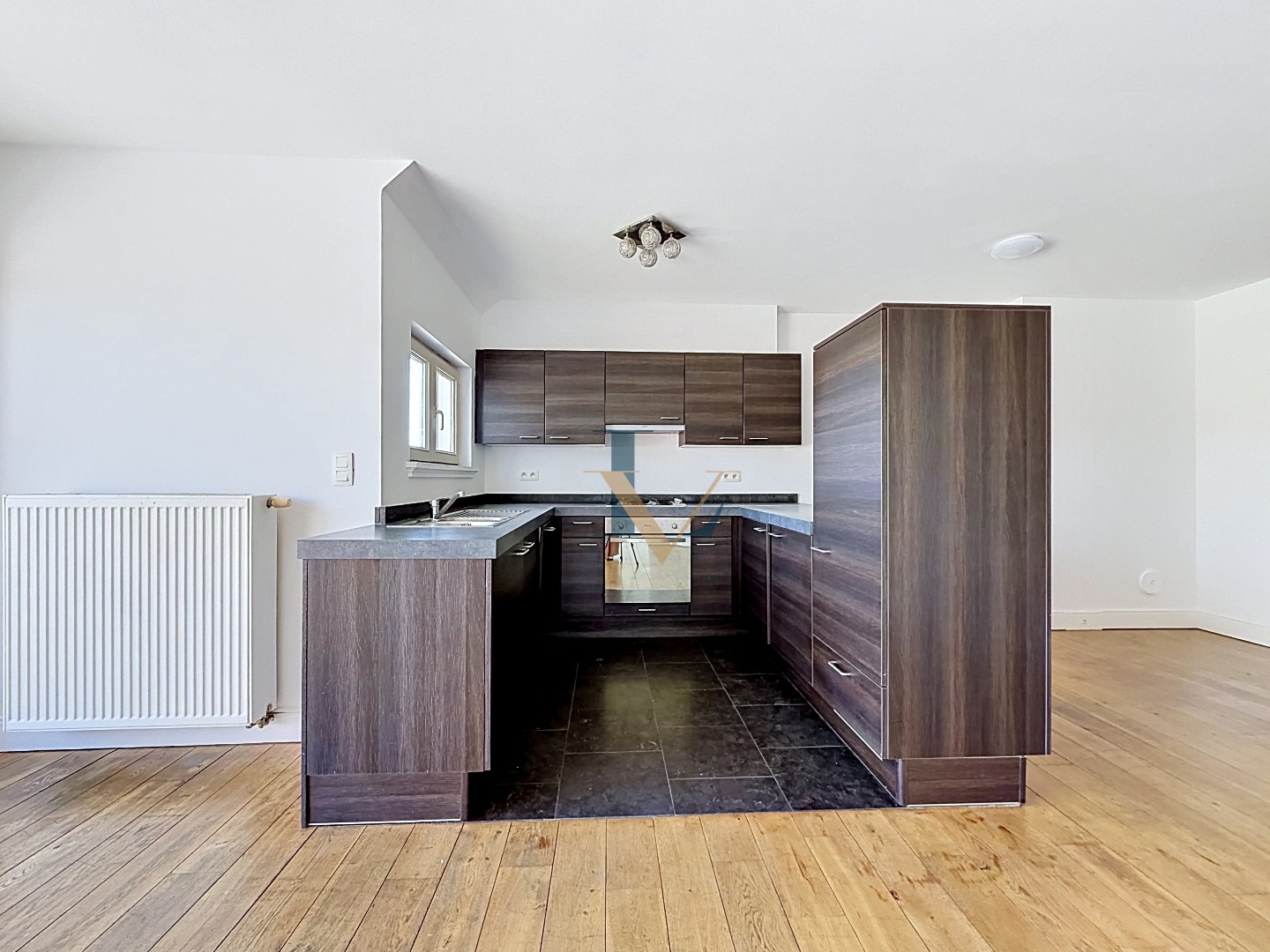 Instapklaar duplex appartement met 2 slpk. en 2 bdks. en mooi terras. - foto 5
