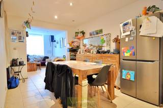 A Ruien, commune rurale de Kluisbergen, nous trouvons cette maison de départ ! Cette propriété jouit d'une situation tranquille dans un...
