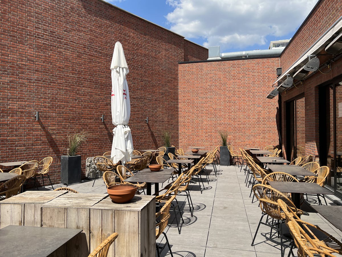 Handelspand op toplocatie met voldoende parking. - foto 4