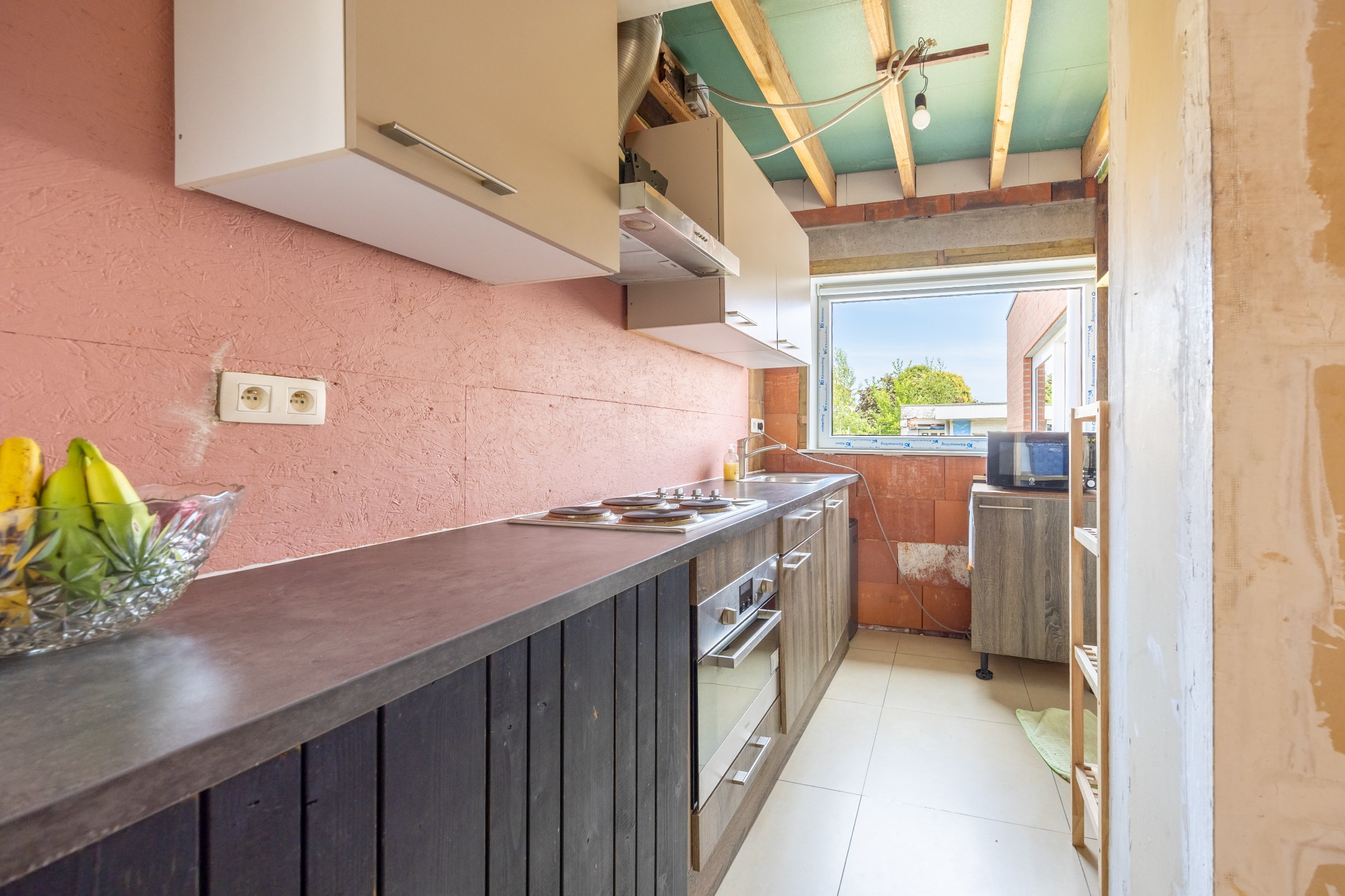 Verder te renoveren halfopen woning met uitweg. - foto 5