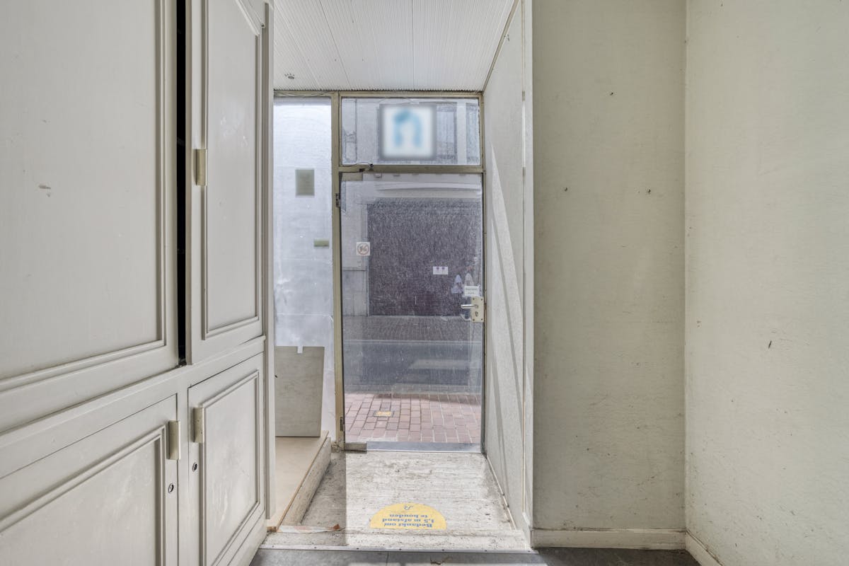 Handelspand met woonst te koop in centrum Roeselare - foto 4