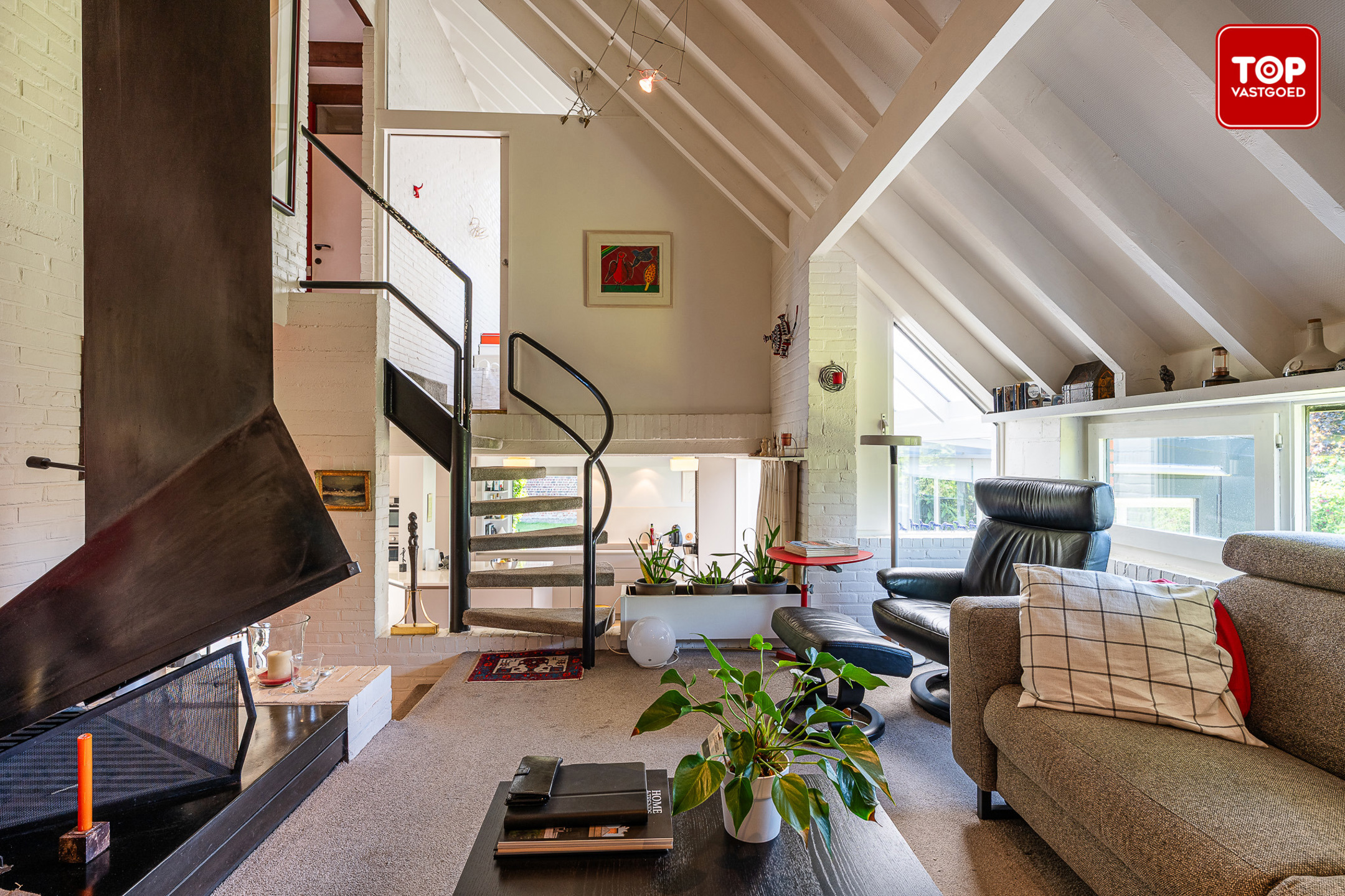 Architecturale woning met unieke split-level indeling met naastgelegen stuk grond. (totaal 997m²) - foto 5