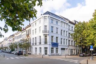 Dakappartement duplex met terras in hartje 't ZuidIn de bruisende Zuidwijk, waar cultuur, gastronomie en gezelligheid samenkomen, ontdek je deze...