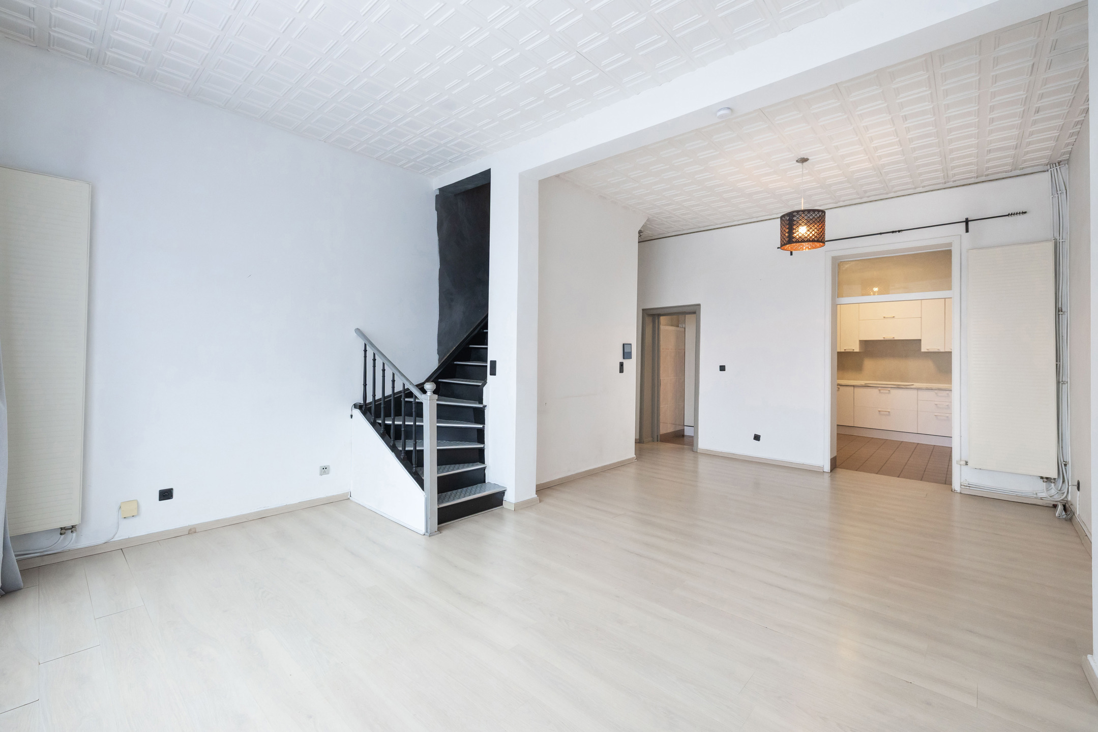 Een ruime woning met potentieel op toplocatie - foto 3