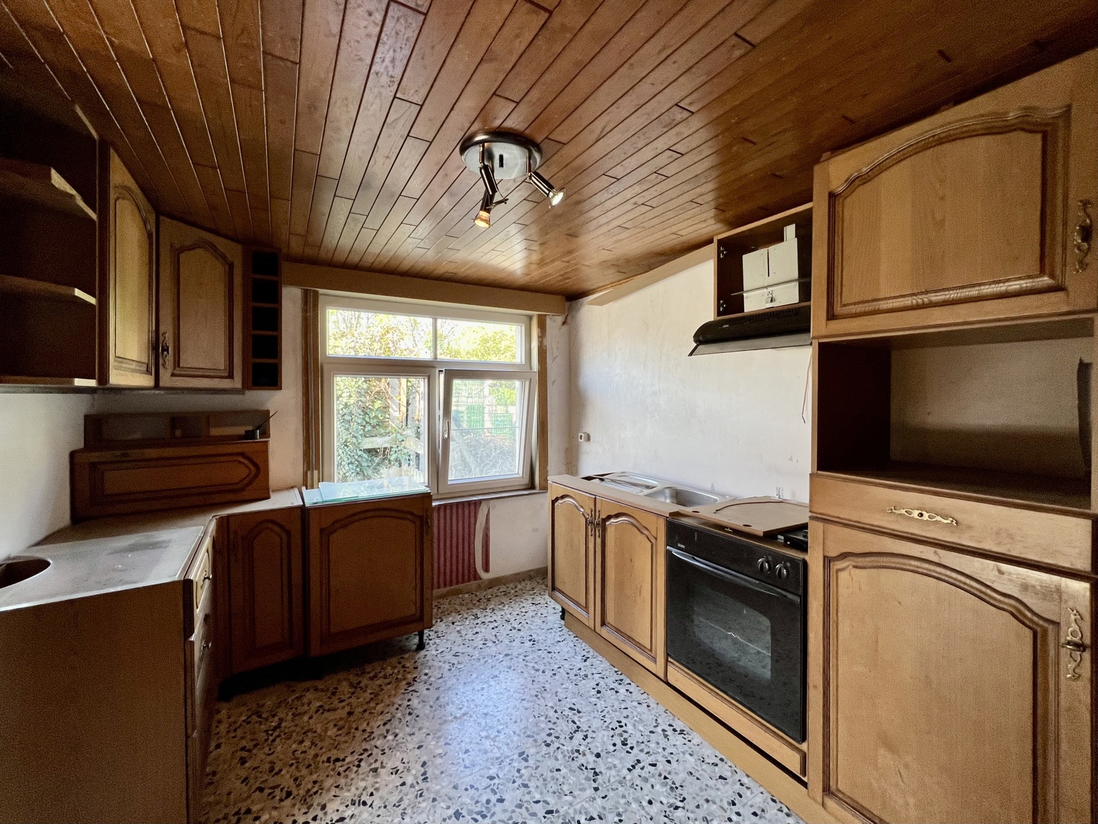 Unieke woning met tal van mogelijkheden, omringd door natuur - foto 4