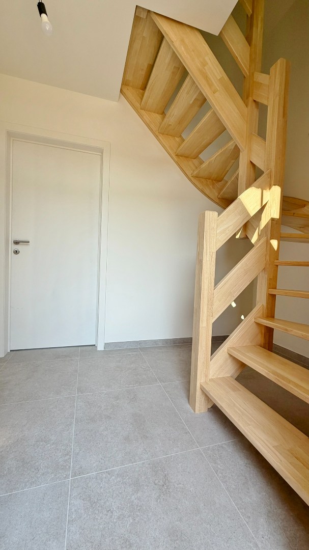 Exclusieve nieuwbouwvilla te huur – Luxueus wonen met prachtig open zicht - foto 4