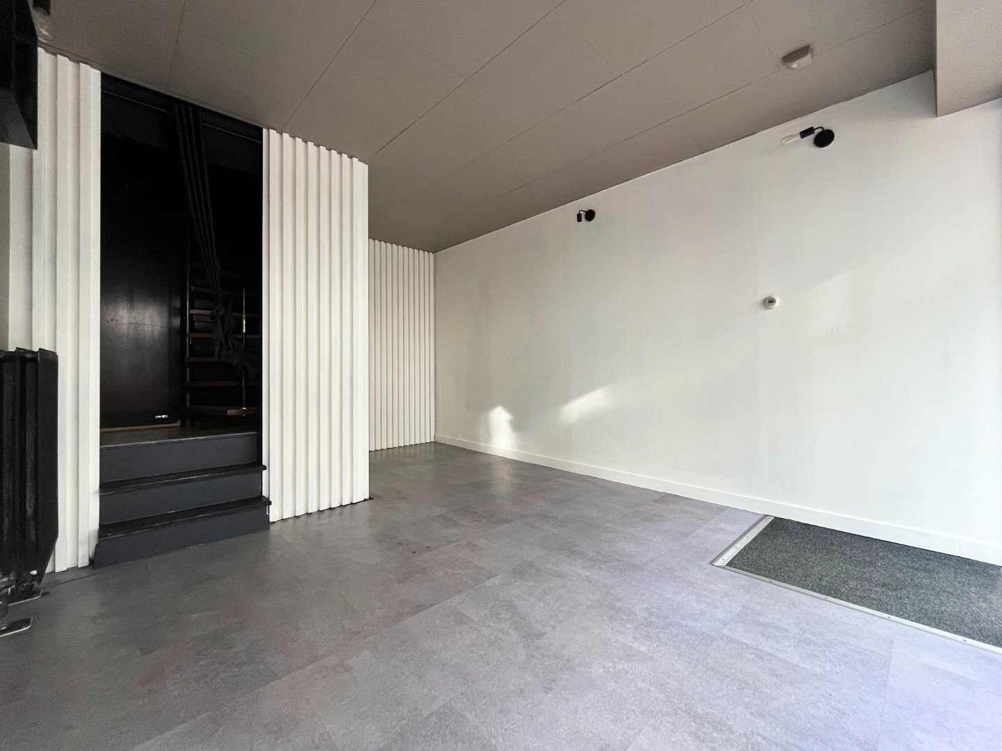 Te koop, uiterst gunstig gelegen handelspand in centrum Oudenaarde - foto 2