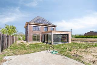 Cette villa exclusive est située sur un terrain spacieux de 3 100 m² dans la campagne de Welden (Audenarde). En 2025, cet établissement a fait...