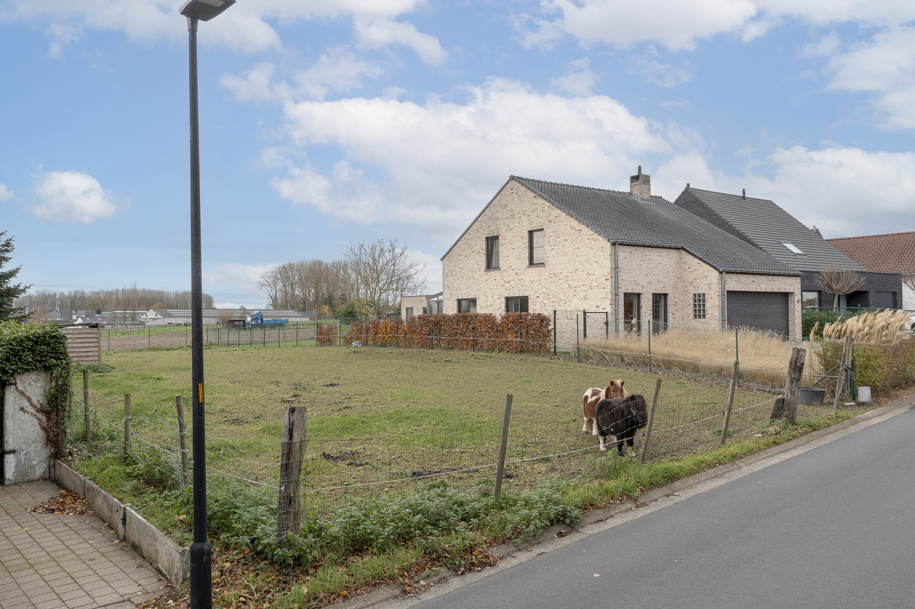 Bouwgrond voor het oprichten van een villa op 8a 33ca - foto 3