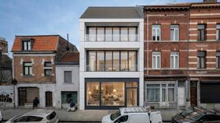 Wij bieden te koop aan: een uitzonderlijke projectgrond gelegen aan de Bergensesteenweg 261 (Chaussée de Mons 261) in Anderlecht. Dit perceel, met...