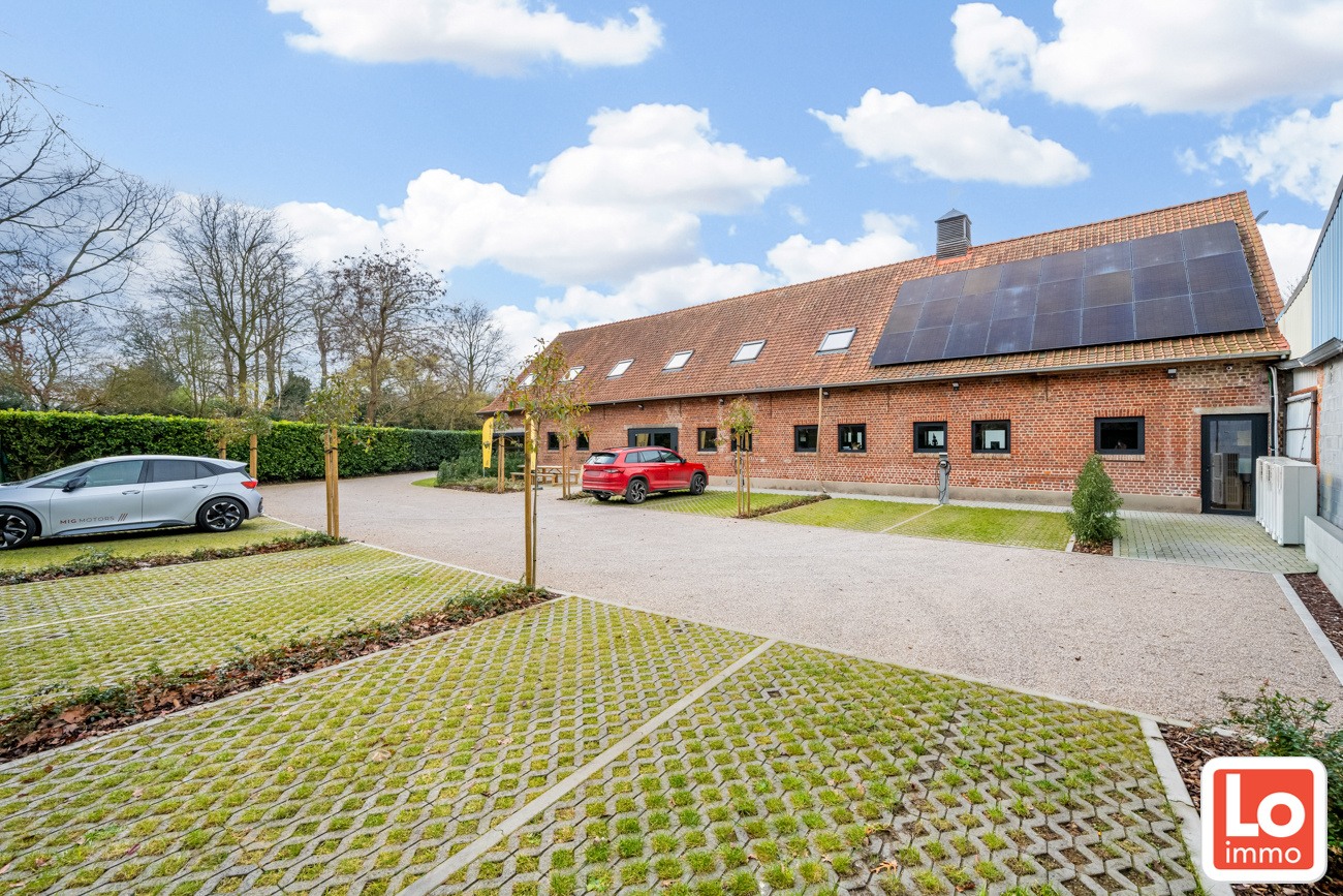 Energiezuinige kantoorruimte van 332m² in totaal gerenoveerde Hoeve! - foto 2