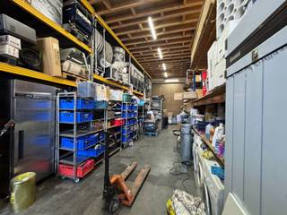 Opslagruimte te huur in Aalst, uitstekend gelegen in het Wijngaardveld. De ruimte biedt een vrije hoogte van 4 tot 6 meter en is uitgerust met...