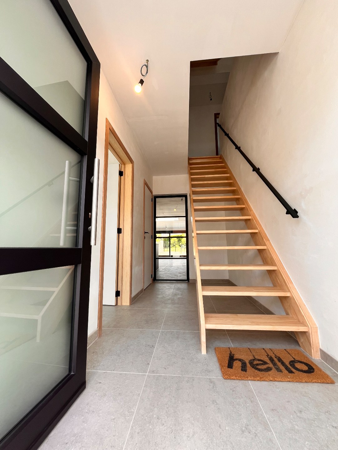 Instapklare woning te Kuurne met 3 slaapkamers, zijweg, oprit en zoveel meer! - foto 5