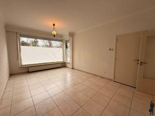 Gelijkvloers appartement met 1 slaapkamer op ideale ligging.Algemeen:- 1 slaapkamer appartement- Top ligging binnen de vesten- Mogelijkheid tot huren...