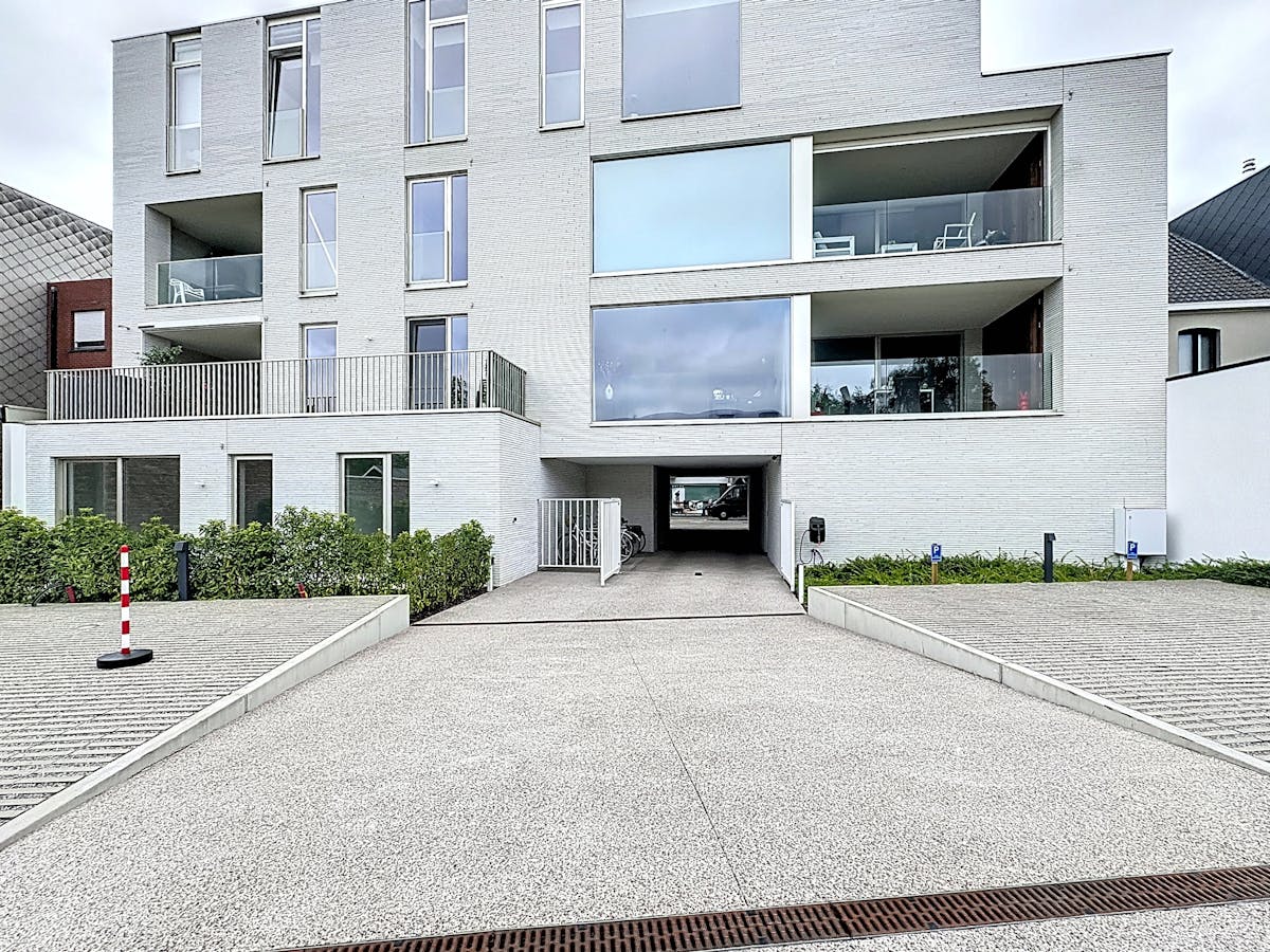 4 bovengrondse staanplaatsen te koop in centrum Waregem - foto 4