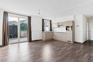 In een recent en kleinschalig appartementsgebouw uit 2016 bevindt zich dit instapklare gelijkvloersappartement, rustig gelegen achteraan in...