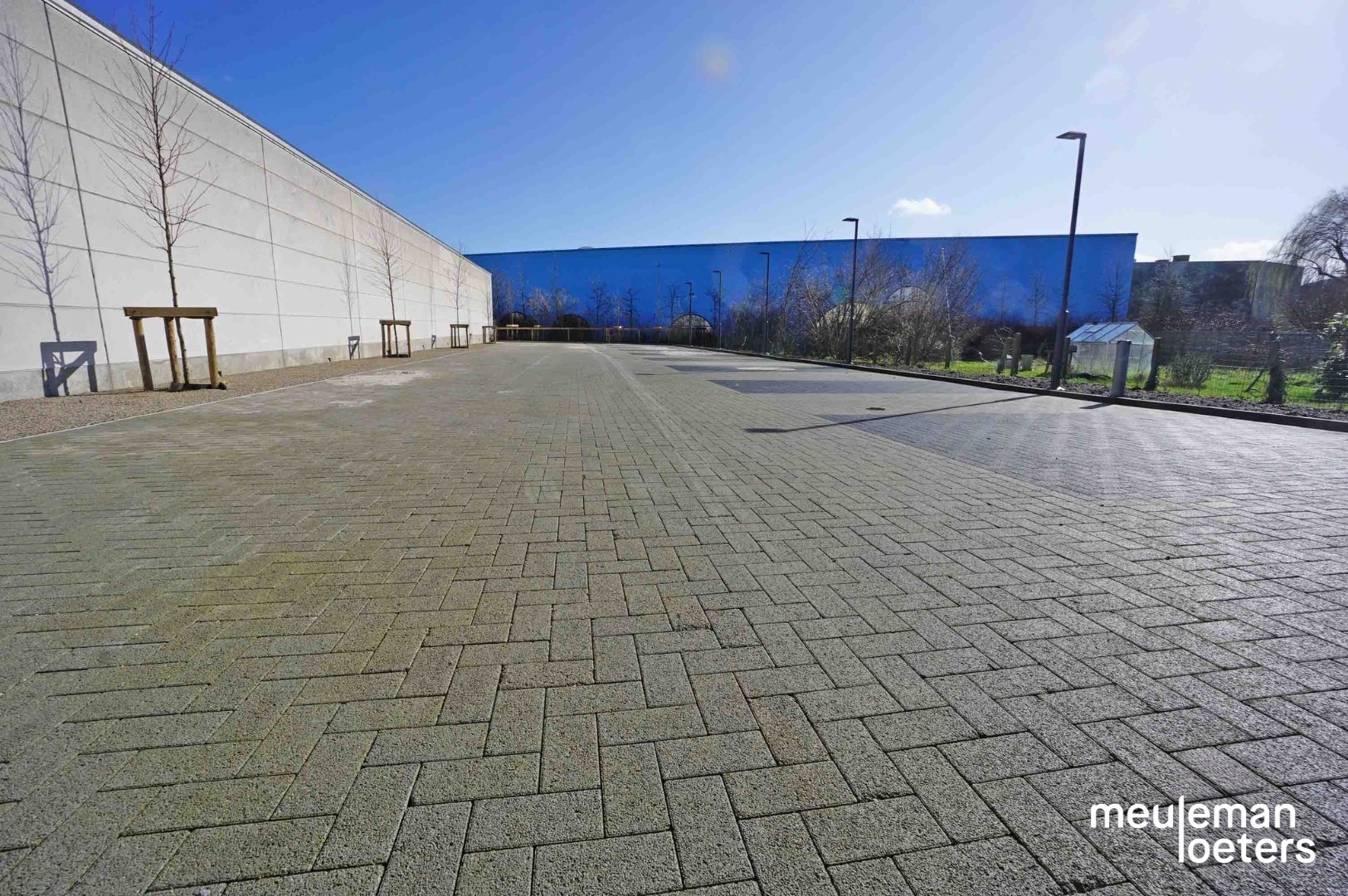 Bovengrondse parkeerplaats in het centrum - foto 1