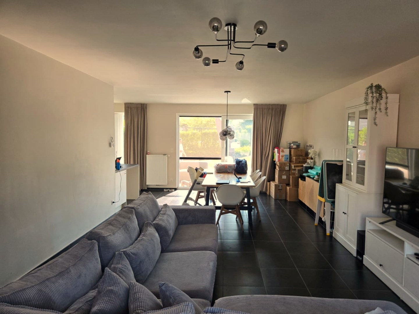 Ruime en recente halfopen bebouwing met 3 slaapkamers, carport en ruime tuin - foto 4