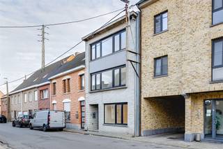 Dit volledig gerenoveerd appartement (2025) staat te koop aan de Kaaldries op een centrale locatie en op wandelafstand van het centrum van...