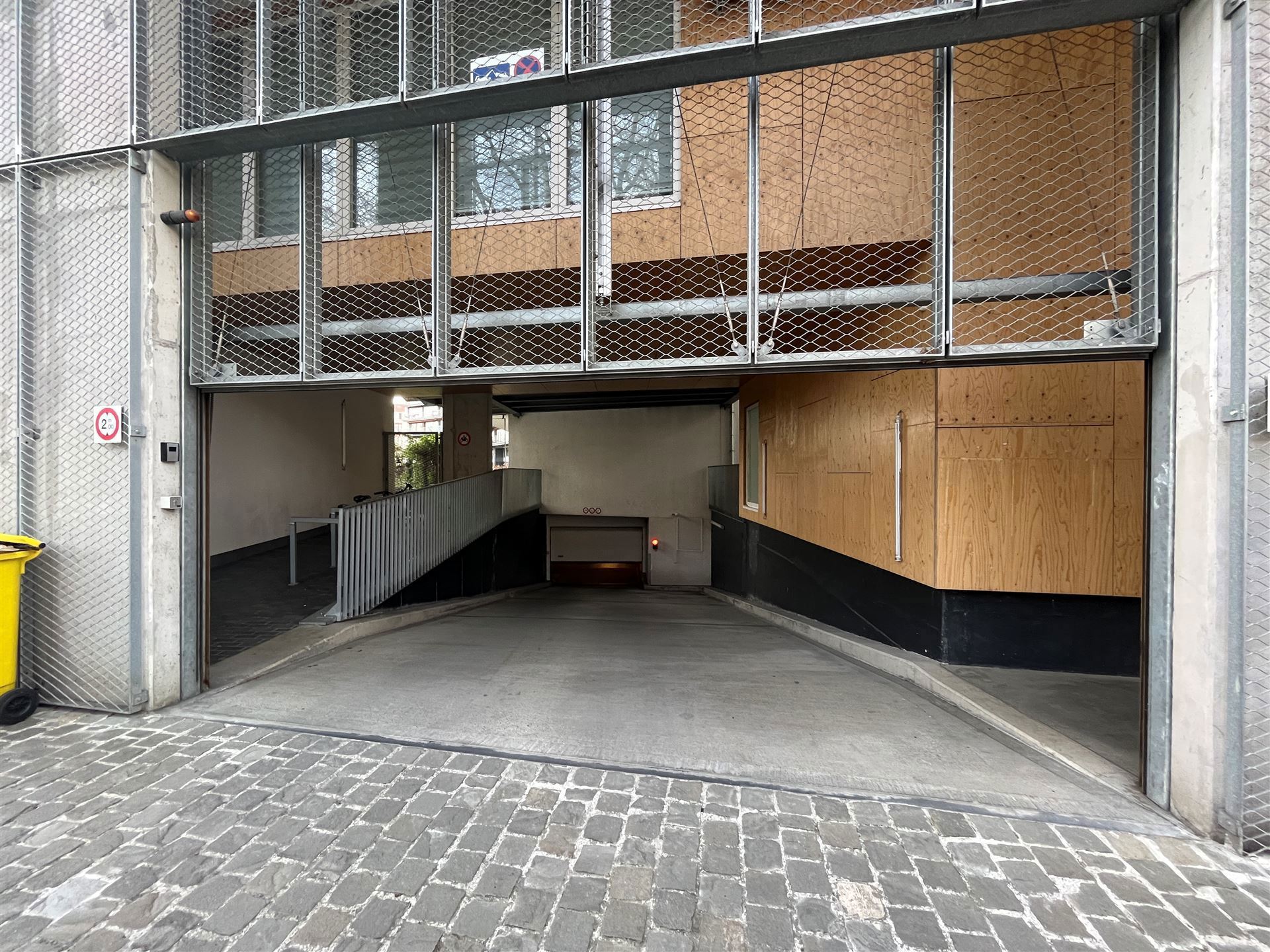 Garage for rent in Schaerbeek - photo 5