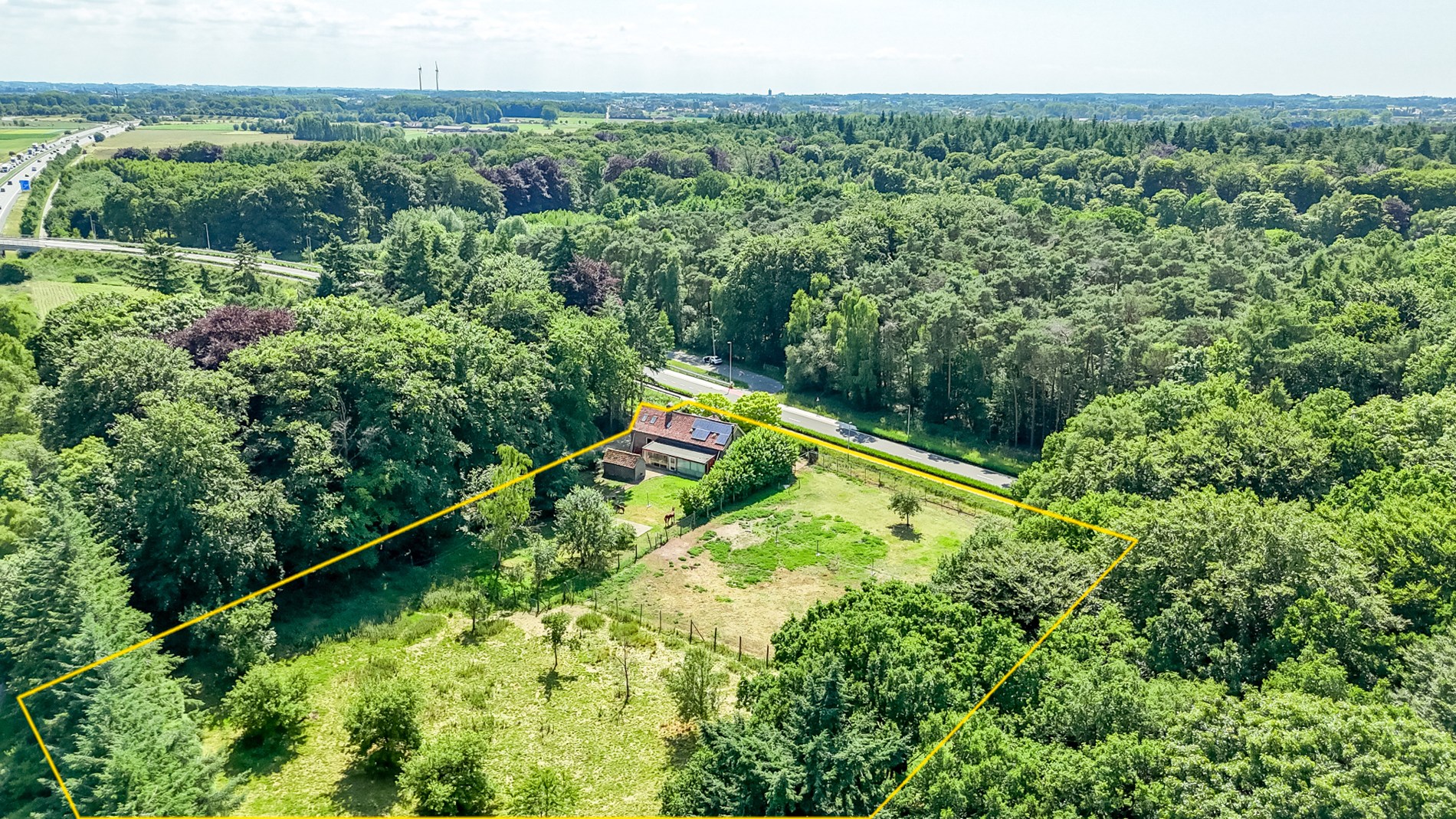 Welkom in deze charmante woning te midden van het groen in het hart van Oostkamp! - foto 1