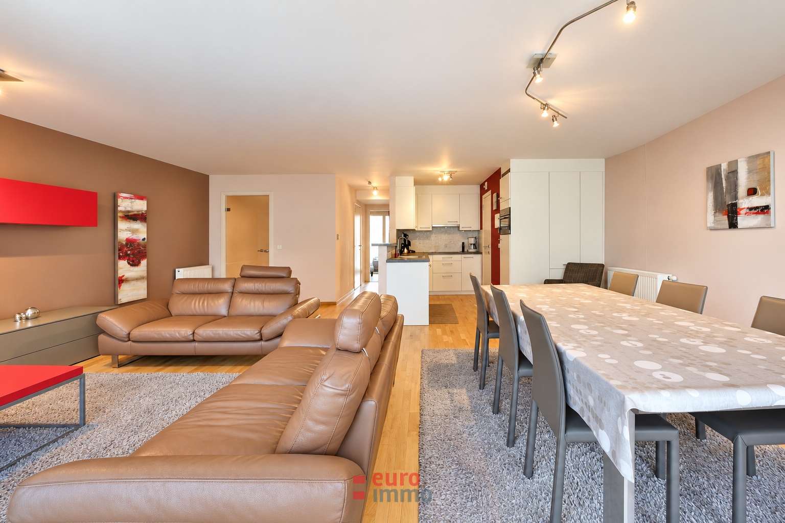 Vastgoedklepper in onze bruisende winkelstraat!! - foto 5